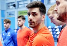 Bogdan Mănescu are 26 de ani și joacă pe postul de inter dreapta